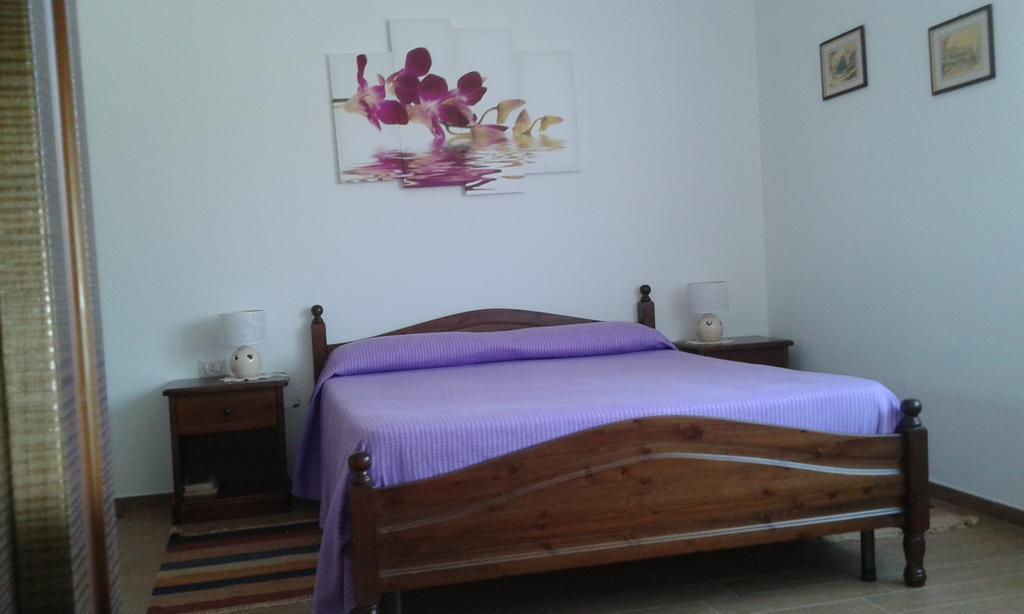 B&B La Coccarda CastellʼAlfero Pokoj fotografie